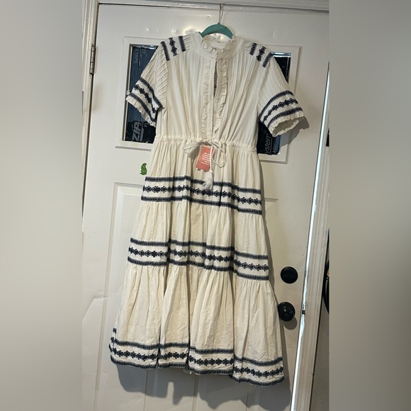 Ivy City Co White Dress with Navy Accents - Picture 7 of 11